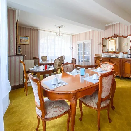 Nogapatio - - Bed & Breakfast Nogaro