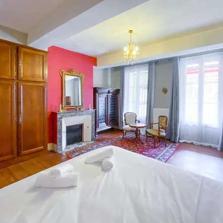 Nogapatio - - Bed and breakfast Nogaro